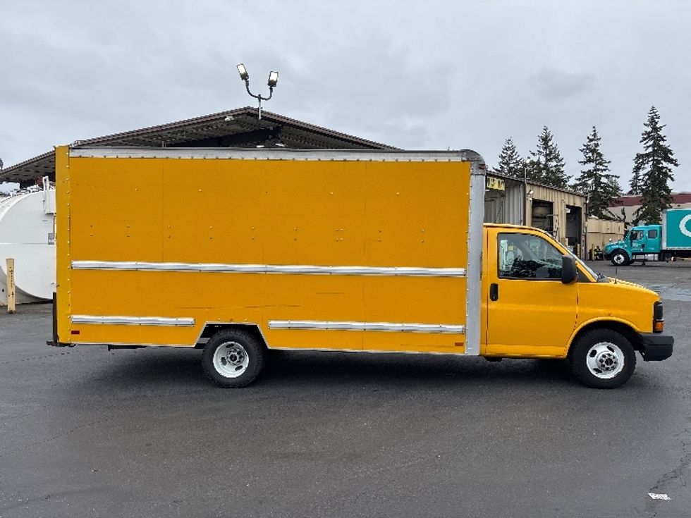 Light Duty Box Truck-Light and Medium Duty Trucks-GMC-2014-Savana G33903-Kent-WA-259,695\n\t\tmiles-$ 8,750 - Image 15