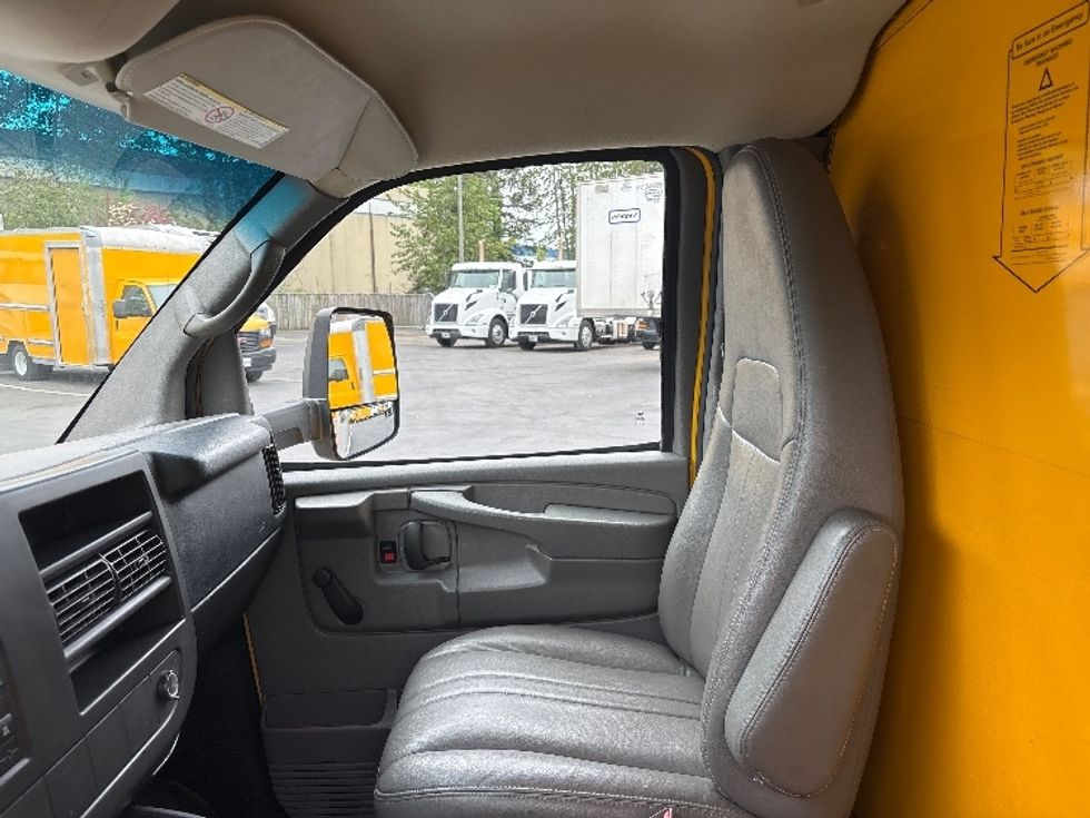 Light Duty Box Truck-Light and Medium Duty Trucks-GMC-2014-Savana G33903-Kent-WA-259,695\n\t\tmiles-$ 8,750 - Image 19