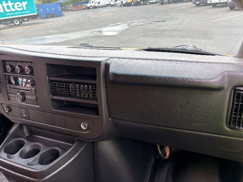 Light Duty Box Truck-Light and Medium Duty Trucks-GMC-2014-Savana G33903-Kent-WA-259,695\n\t\tmiles-$ 8,750 - Image 21