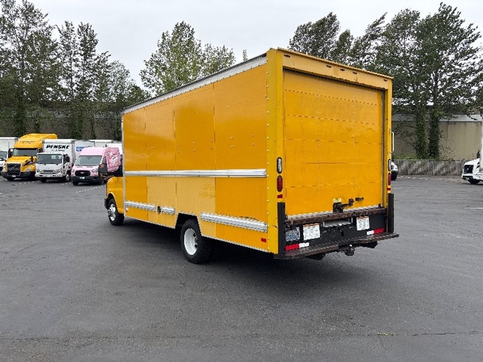 Light Duty Box Truck-Light and Medium Duty Trucks-GMC-2014-Savana G33903-Kent-WA-259,695\n\t\tmiles-$ 8,750 - Image 6