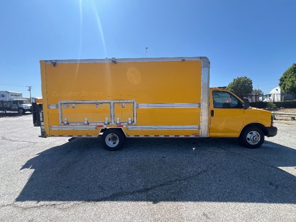 Light Duty Box Truck-Light and Medium Duty Trucks-GMC-2016-Savana G33903-Torrance-CA-123,556\n\t\tmiles-$ 18,750 - Image 15