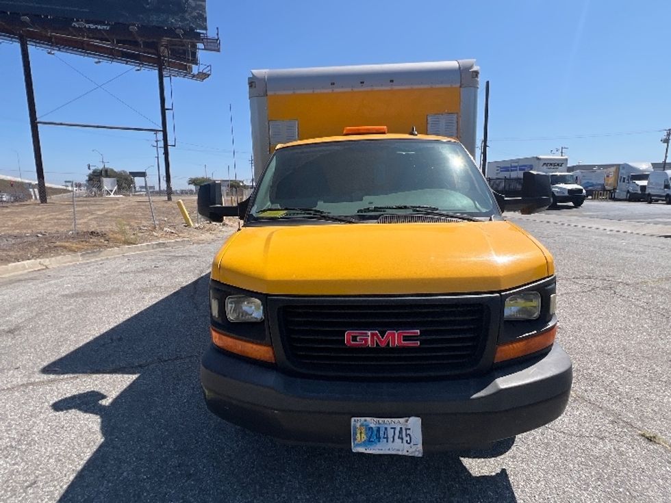 Light Duty Box Truck-Light and Medium Duty Trucks-GMC-2016-Savana G33903-Torrance-CA-123,556\n\t\tmiles-$ 18,750 - Image 2