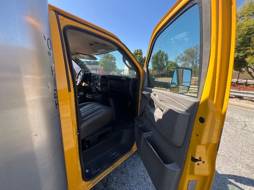 Light Duty Box Truck-Light and Medium Duty Trucks-GMC-2016-Savana G33903-Torrance-CA-123,556\n\t\tmiles-$ 18,750 - Image 20