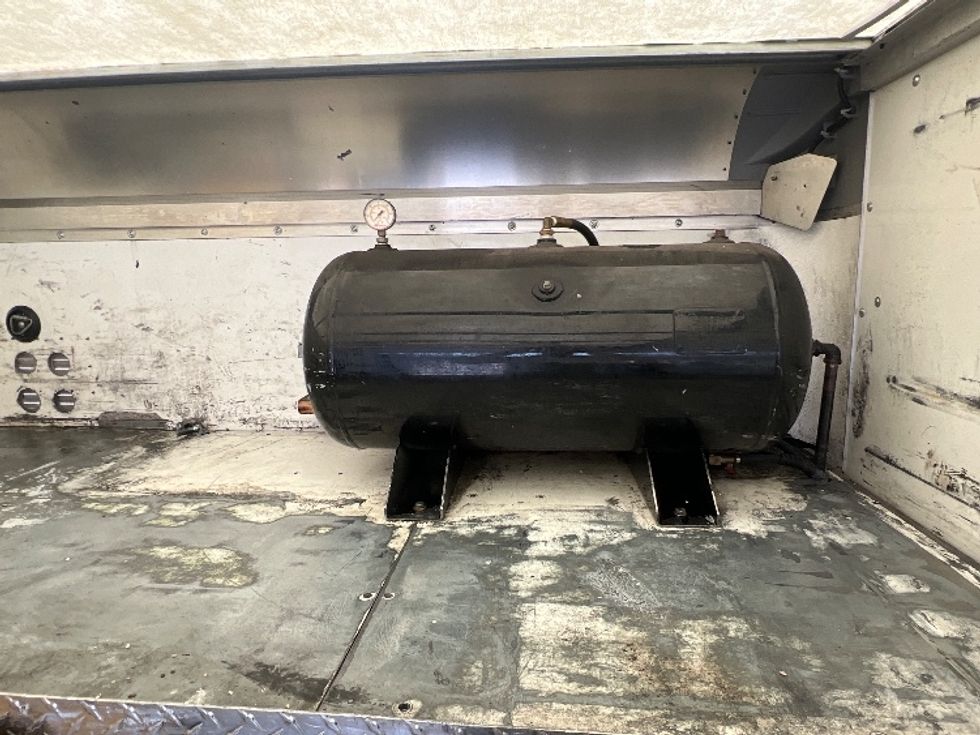 Light Duty Box Truck-Light and Medium Duty Trucks-GMC-2016-Savana G33903-Torrance-CA-123,556\n\t\tmiles-$ 18,750 - Image 25