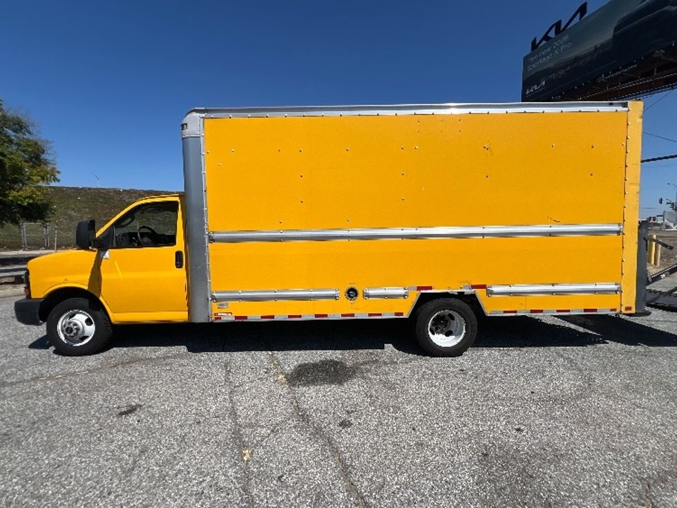 Light Duty Box Truck-Light and Medium Duty Trucks-GMC-2016-Savana G33903-Torrance-CA-123,556\n\t\tmiles-$ 18,750 - Image 4