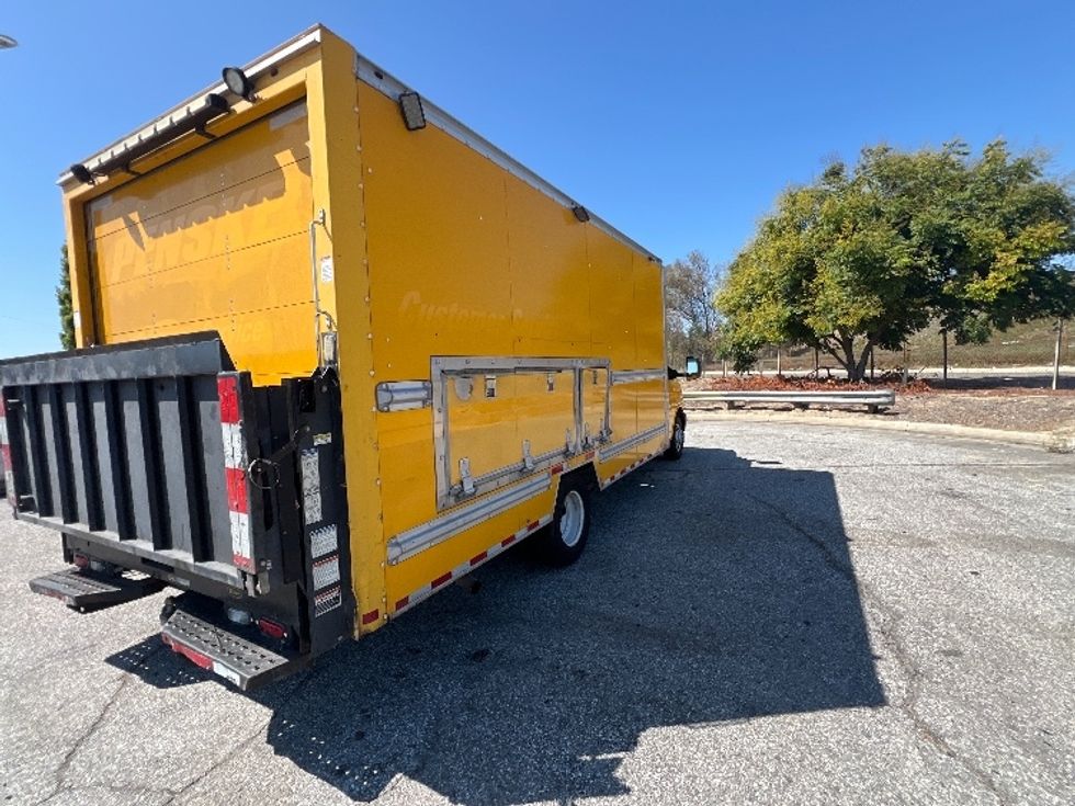 Light Duty Box Truck-Light and Medium Duty Trucks-GMC-2016-Savana G33903-Torrance-CA-123,556\n\t\tmiles-$ 18,750 - Image 6