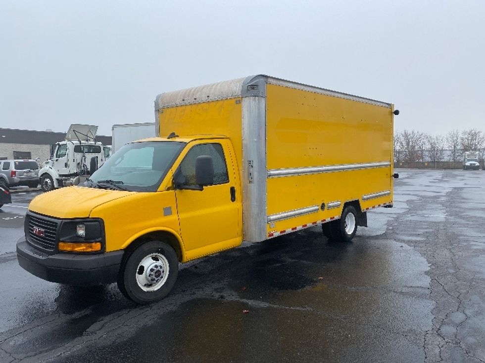 Light Duty Box Truck-Light and Medium Duty Trucks-GMC-2017-Savana G33903-York-PA-94,015\n\t\tmiles-$ 19,000 - Image 3