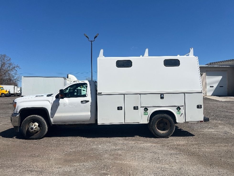 Light Duty Box Truck-Light and Medium Duty Trucks-GMC-2017-SIERRA-Rochester-NY-126,670\n\t\tmiles-$ 27,000 - Image 4