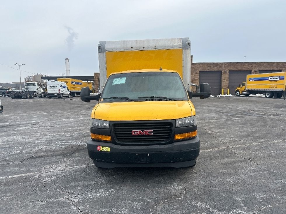 Light Duty Box Truck-Light and Medium Duty Trucks-GMC-2018-Savana G33903-Baltimore-MD-213,778\n\t\tmiles-$ 11,000 - Image 2