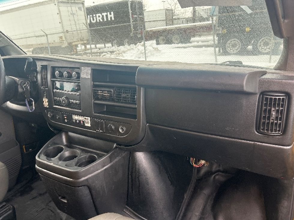 Light Duty Box Truck-Light and Medium Duty Trucks-GMC-2018-Savana G33903-Baltimore-MD-213,778\n\t\tmiles-$ 11,000 - Image 21