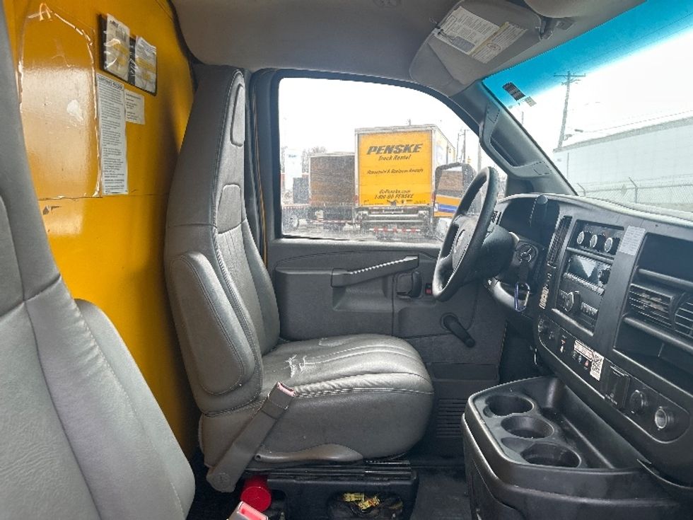 Light Duty Box Truck-Light and Medium Duty Trucks-GMC-2018-Savana G33903-Baltimore-MD-213,778\n\t\tmiles-$ 11,000 - Image 22
