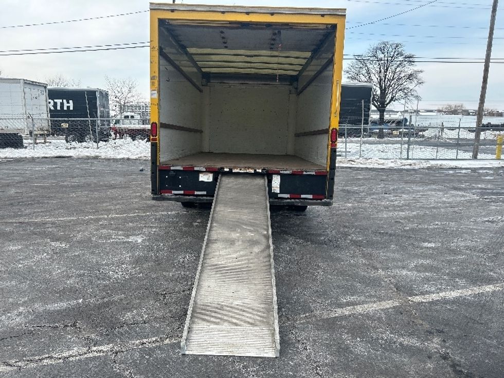 Light Duty Box Truck-Light and Medium Duty Trucks-GMC-2018-Savana G33903-Baltimore-MD-213,778\n\t\tmiles-$ 11,000 - Image 9