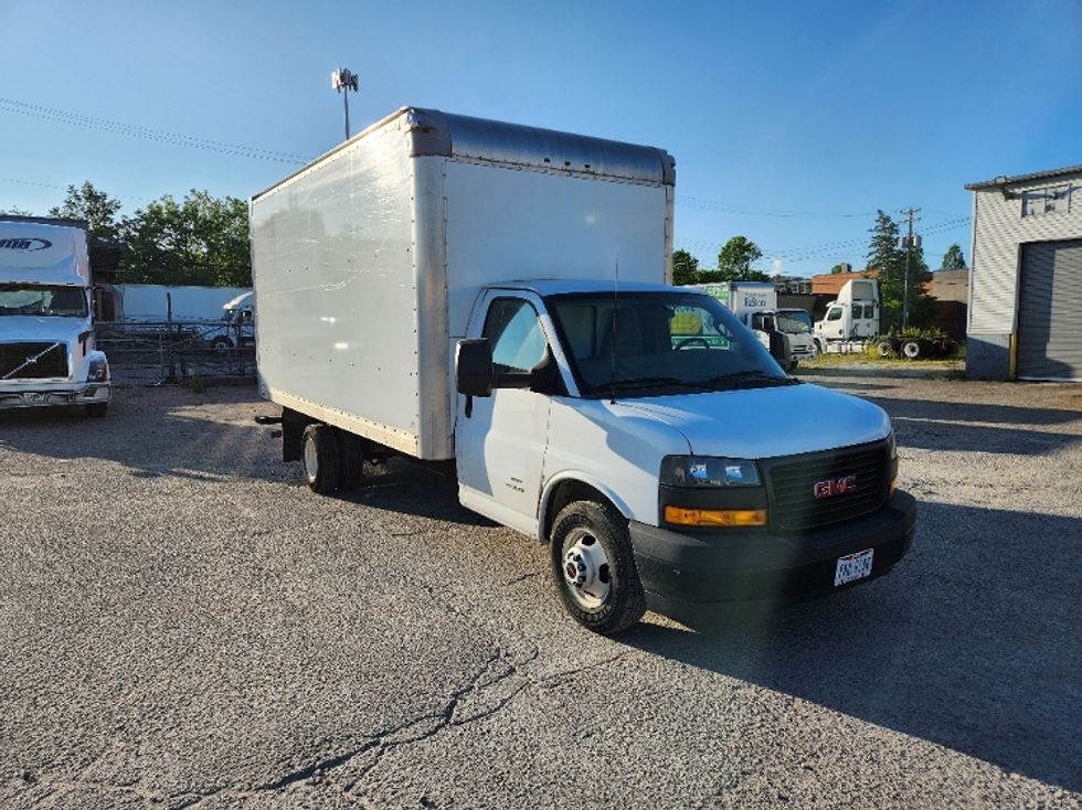 Used GMC Light Duty Box Trucks for Sale in OH Penske Used Trucks