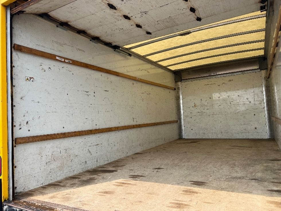 Light Duty Box Truck-Light and Medium Duty Trucks-GMC-2018-Savana G33903-Etobicoke-ON-217,984\n\t\tkm-$ 23,500 - Image 11