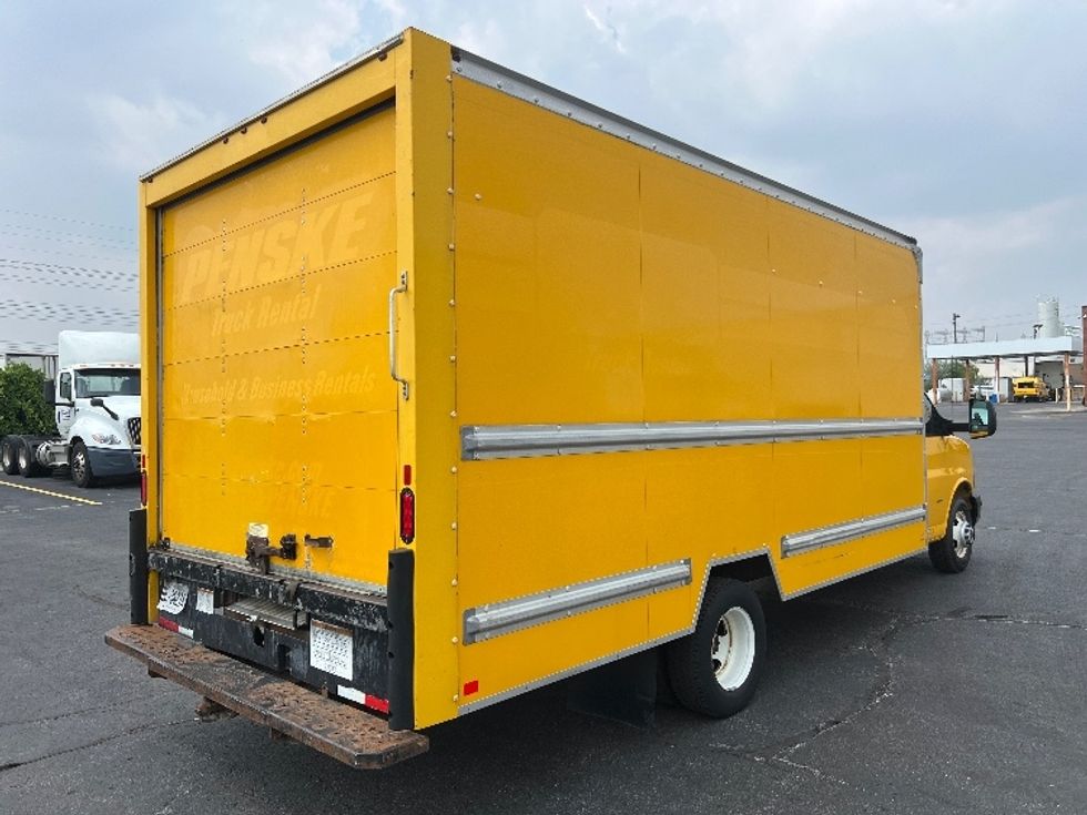 Light Duty Box Truck-Light and Medium Duty Trucks-GMC-2018-Savana G33903-Etobicoke-ON-217,984\n\t\tkm-$ 23,500 - Image 13