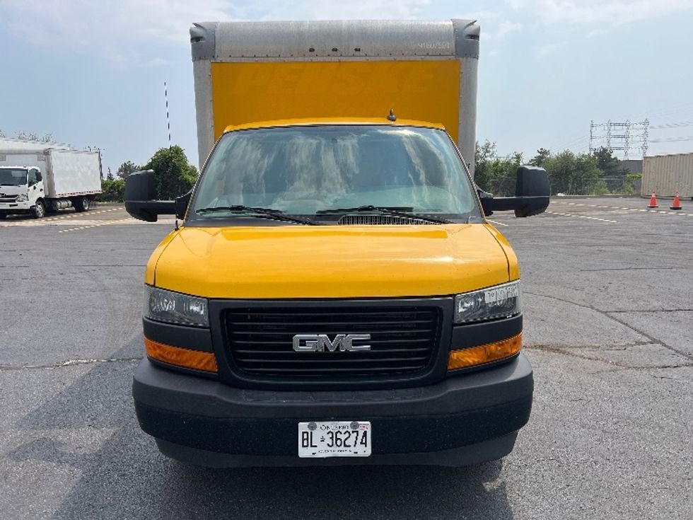 Light Duty Box Truck-Light and Medium Duty Trucks-GMC-2018-Savana G33903-Etobicoke-ON-217,984\n\t\tkm-$ 23,500 - Image 2