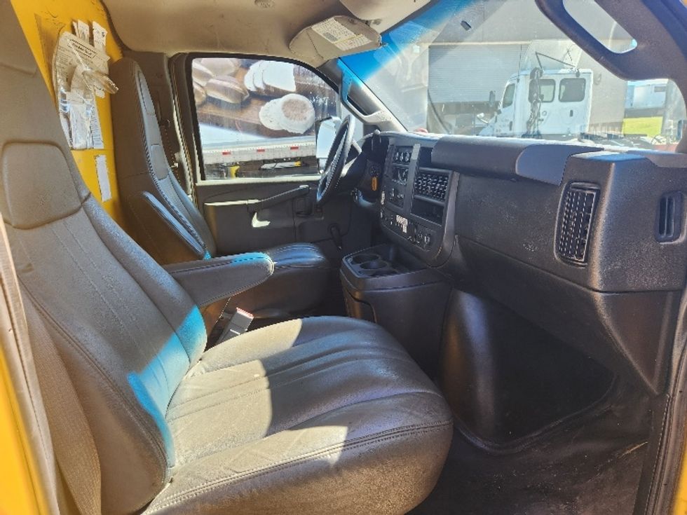 Light Duty Box Truck-Light and Medium Duty Trucks-GMC-2018-Savana G33903-Fall River-MA-95,901\n\t\tmiles-$ 20,750 - Image 22
