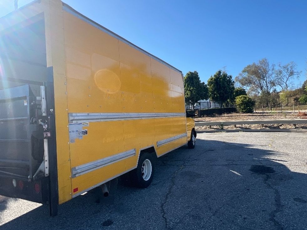 Light Duty Box Truck-Light and Medium Duty Trucks-GMC-2018-Savana G33903-Torrance-CA-56,618\n\t\tmiles-$ 27,500 - Image 13