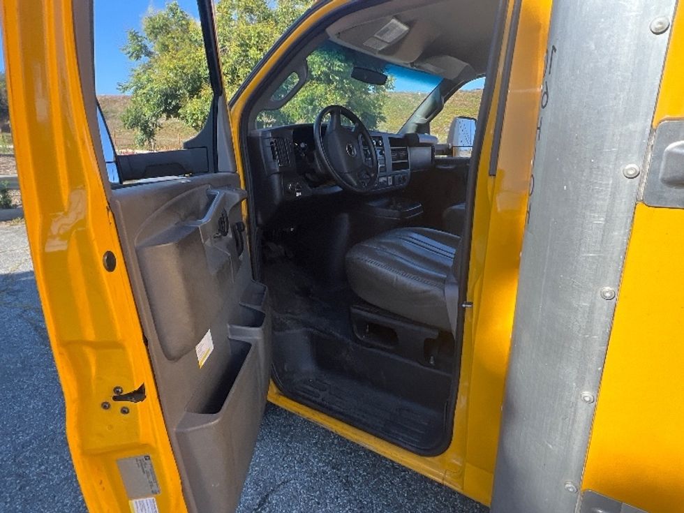 Light Duty Box Truck-Light and Medium Duty Trucks-GMC-2018-Savana G33903-Torrance-CA-56,618\n\t\tmiles-$ 27,500 - Image 16