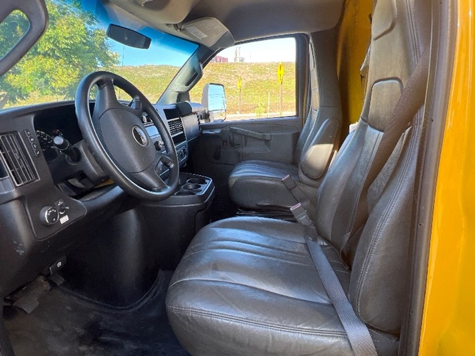 Light Duty Box Truck-Light and Medium Duty Trucks-GMC-2018-Savana G33903-Torrance-CA-56,618\n\t\tmiles-$ 27,500 - Image 17