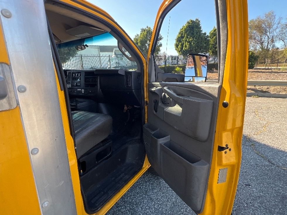 Light Duty Box Truck-Light and Medium Duty Trucks-GMC-2018-Savana G33903-Torrance-CA-56,618\n\t\tmiles-$ 27,500 - Image 20