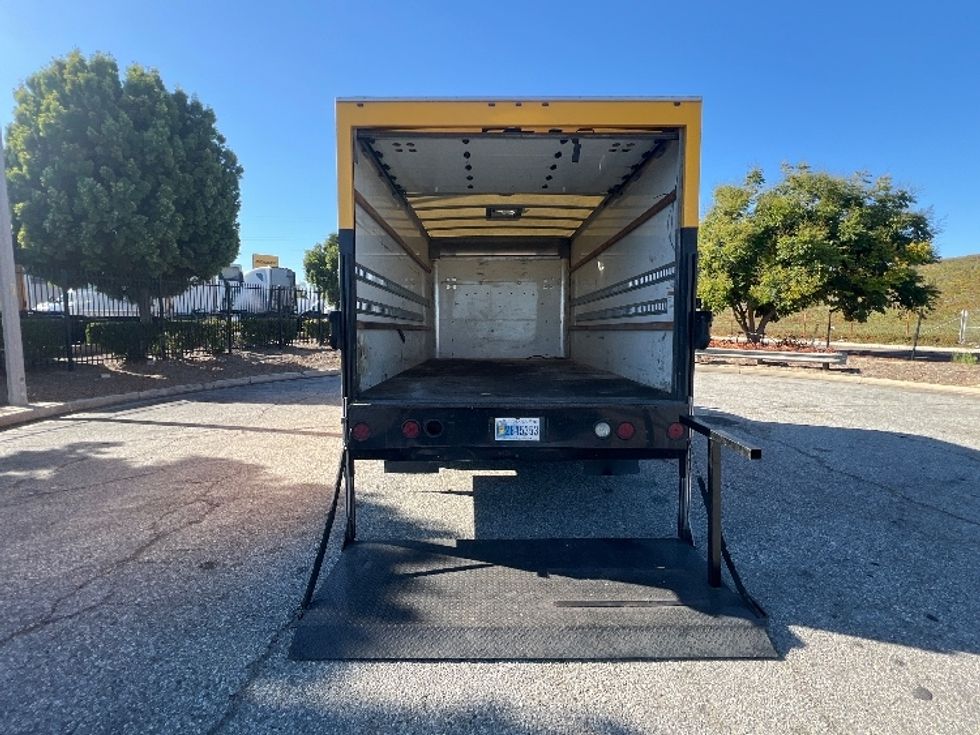 Light Duty Box Truck-Light and Medium Duty Trucks-GMC-2018-Savana G33903-Torrance-CA-56,618\n\t\tmiles-$ 27,500 - Image 9