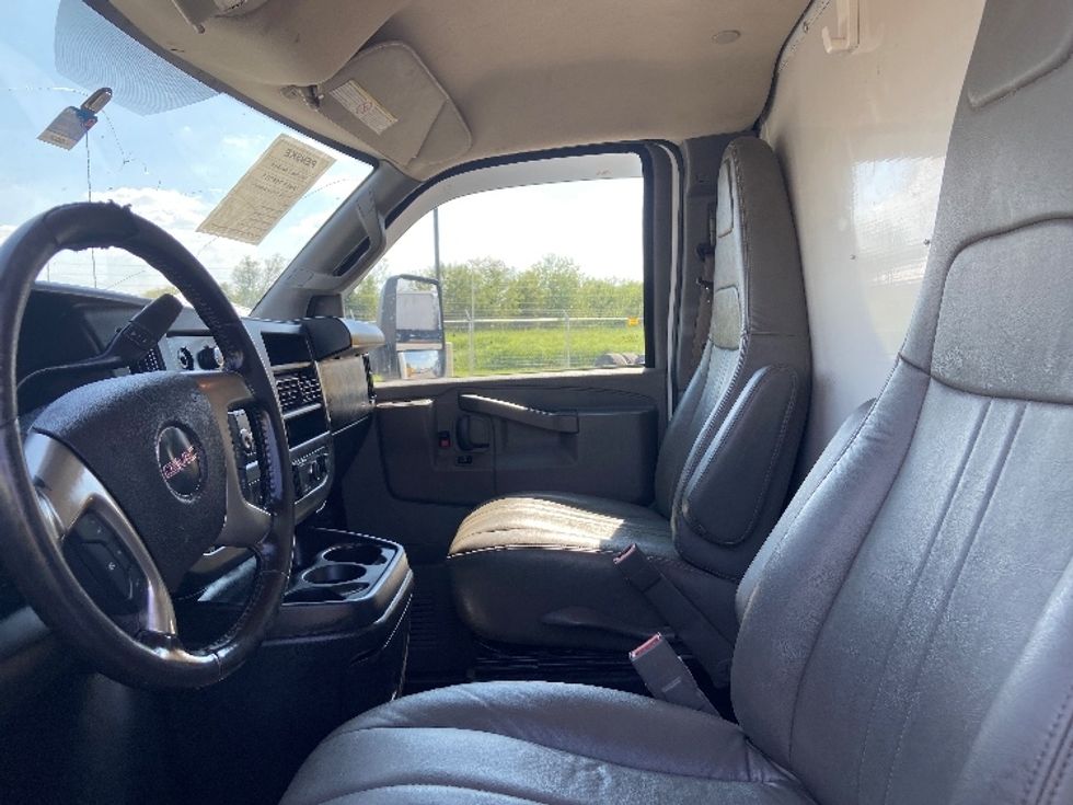 Light Duty Box Truck-Light and Medium Duty Trucks-GMC-2018-Savana SAVANA-San Antonio-TX-225,549\n\t\tmiles-$ 10,000 - Image 17