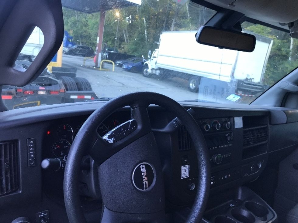 Light Duty Box Truck-Light and Medium Duty Trucks-GMC-2019-Savana G33503-Auburn-MA-71,842\n\t\tmiles-$ 24,500 - Image 15