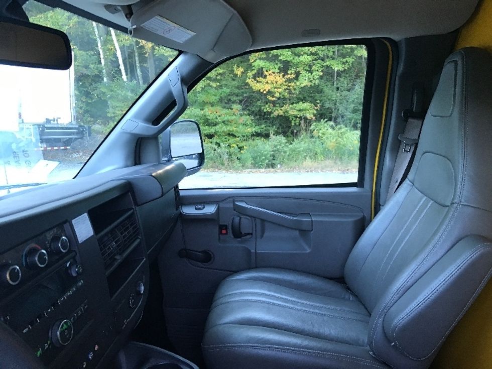 Light Duty Box Truck-Light and Medium Duty Trucks-GMC-2019-Savana G33503-Auburn-MA-71,842\n\t\tmiles-$ 24,500 - Image 17