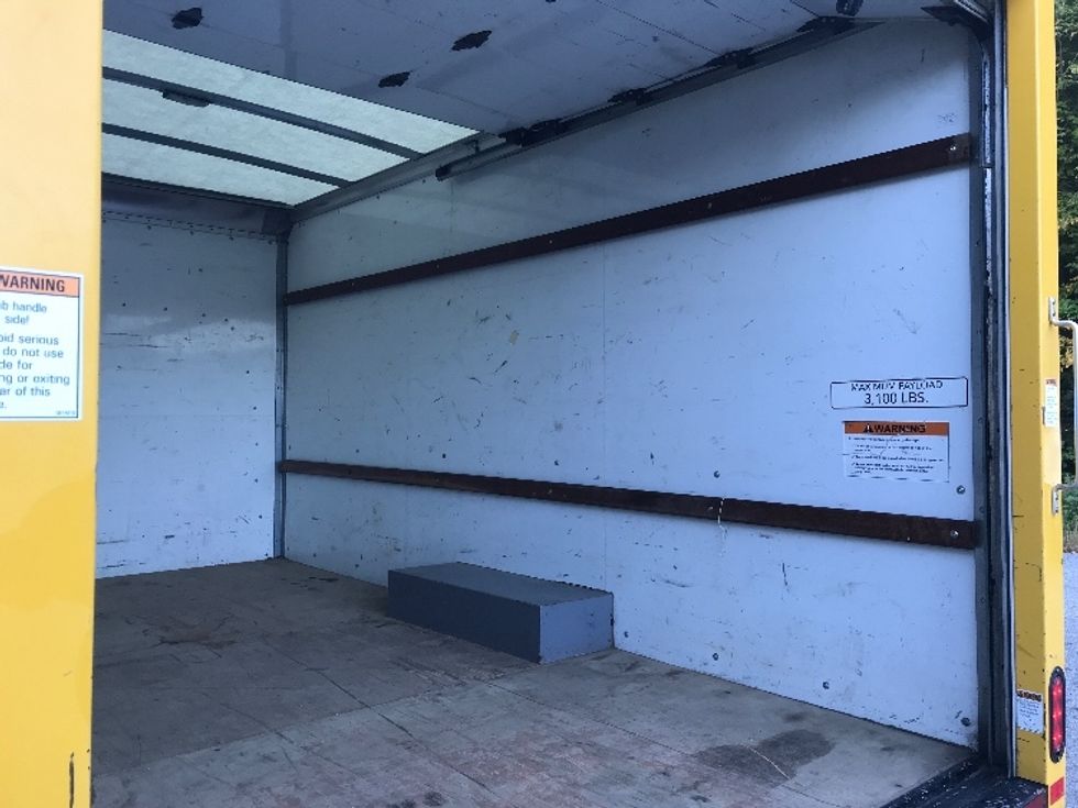 Light Duty Box Truck-Light and Medium Duty Trucks-GMC-2019-Savana G33503-Auburn-MA-71,842\n\t\tmiles-$ 24,500 - Image 23