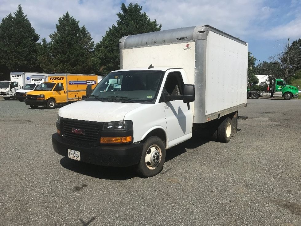 Light Duty Box Truck-Light and Medium Duty Trucks-GMC-2019-Savana G33503-Charlottesville-VA-147,469\n\t\tmiles-$ 21,500 - Image 3