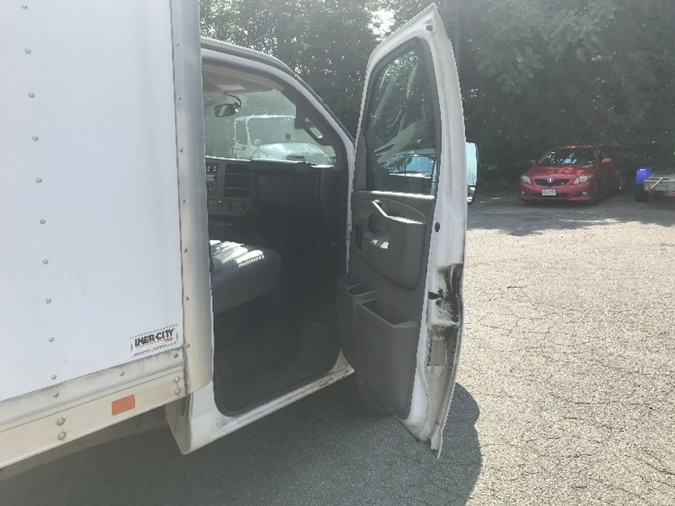 Light Duty Box Truck-Light and Medium Duty Trucks-GMC-2019-Savana G33503-Charlottesville-VA-147,469\n\t\tmiles-$ 21,500 - Image 20