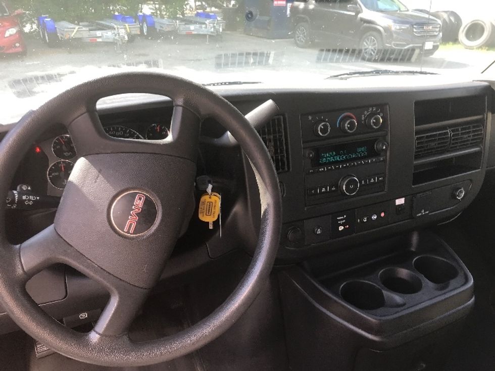 Light Duty Box Truck-Light and Medium Duty Trucks-GMC-2019-Savana G33503-Charlottesville-VA-147,469\n\t\tmiles-$ 21,500 - Image 18