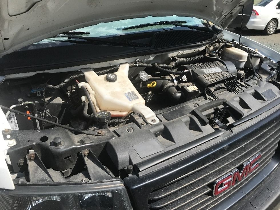 Light Duty Box Truck-Light and Medium Duty Trucks-GMC-2019-Savana G33503-Charlottesville-VA-147,469\n\t\tmiles-$ 21,500 - Image 24