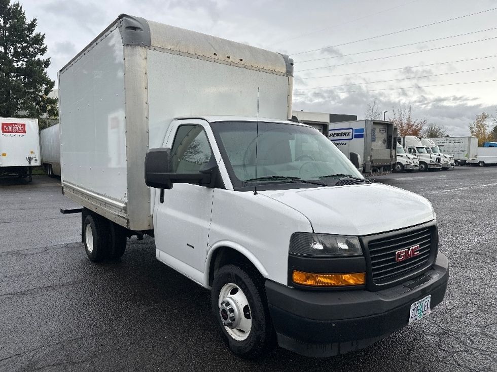 Light Duty Box Truck-Light and Medium Duty Trucks-GMC-2019-Savana G33503-Clackamas-OR-107,071\n\t\tmiles-$ 26,250 - Image 1