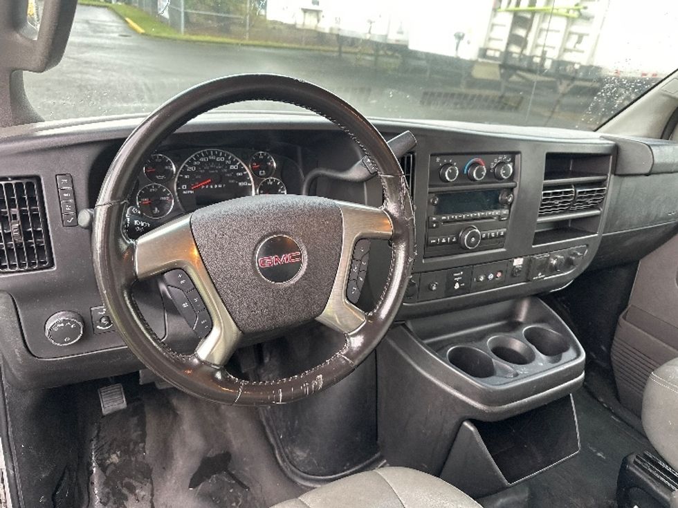 Light Duty Box Truck-Light and Medium Duty Trucks-GMC-2019-Savana G33503-Clackamas-OR-107,071\n\t\tmiles-$ 26,250 - Image 17