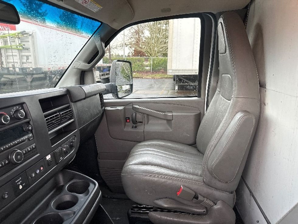 Light Duty Box Truck-Light and Medium Duty Trucks-GMC-2019-Savana G33503-Clackamas-OR-107,071\n\t\tmiles-$ 26,250 - Image 18
