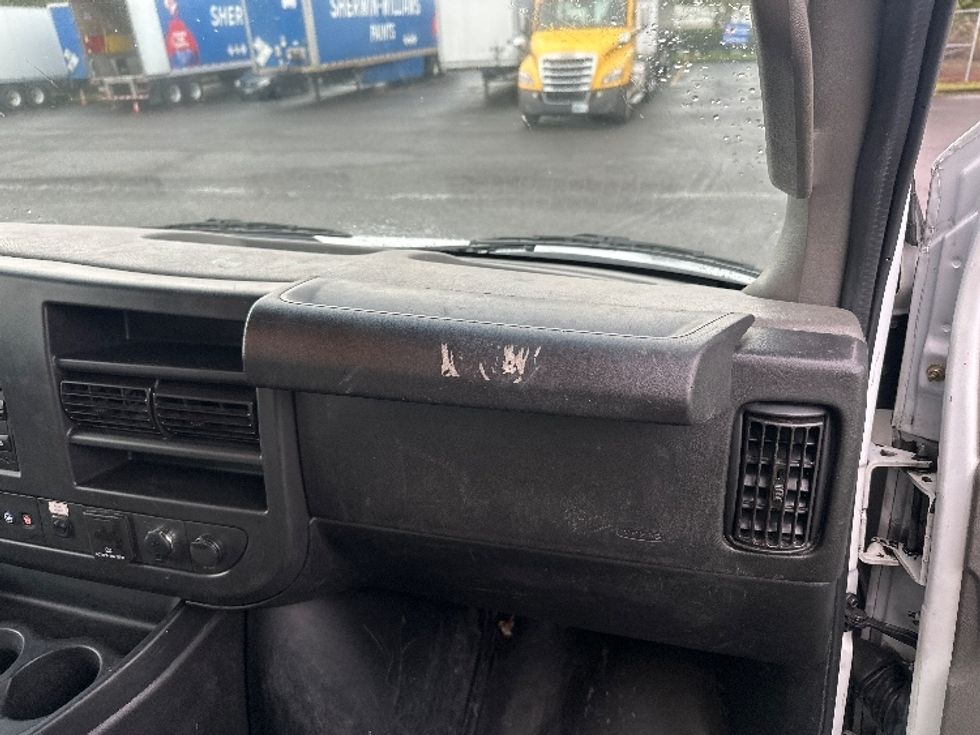 Light Duty Box Truck-Light and Medium Duty Trucks-GMC-2019-Savana G33503-Clackamas-OR-107,071\n\t\tmiles-$ 26,250 - Image 20