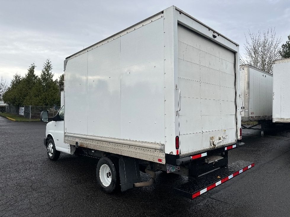 Light Duty Box Truck-Light and Medium Duty Trucks-GMC-2019-Savana G33503-Clackamas-OR-107,071\n\t\tmiles-$ 26,250 - Image 6
