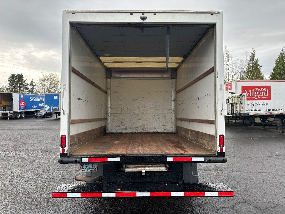 Light Duty Box Truck-Light and Medium Duty Trucks-GMC-2019-Savana G33503-Clackamas-OR-107,071\n\t\tmiles-$ 26,250 - Image 8