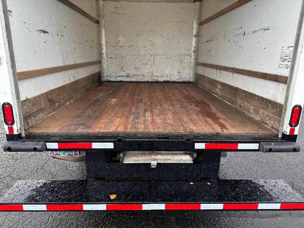 Light Duty Box Truck-Light and Medium Duty Trucks-GMC-2019-Savana G33503-Clackamas-OR-107,071\n\t\tmiles-$ 26,250 - Image 9