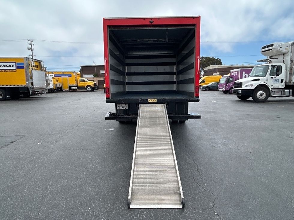 Light Duty Box Truck-Light and Medium Duty Trucks-GMC-2019-Savana G33503-West Sacramento-CA-101,231\n\t\tmiles-$ 27,000 - Image 9