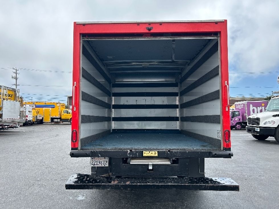 Light Duty Box Truck-Light and Medium Duty Trucks-GMC-2019-Savana G33503-West Sacramento-CA-101,231\n\t\tmiles-$ 27,000 - Image 8