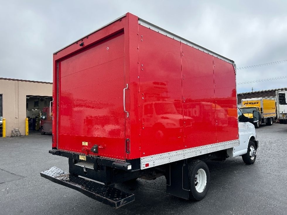 Light Duty Box Truck-Light and Medium Duty Trucks-GMC-2019-Savana G33503-West Sacramento-CA-101,231\n\t\tmiles-$ 27,000 - Image 13