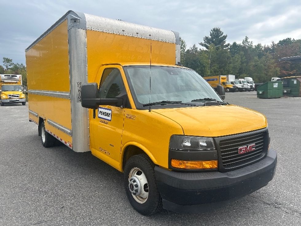 Light Duty Box Truck-Light and Medium Duty Trucks-GMC-2019-Savana G33903-Auburn-ME-86,216\n\t\tmiles-$ 23,000 - Image 1