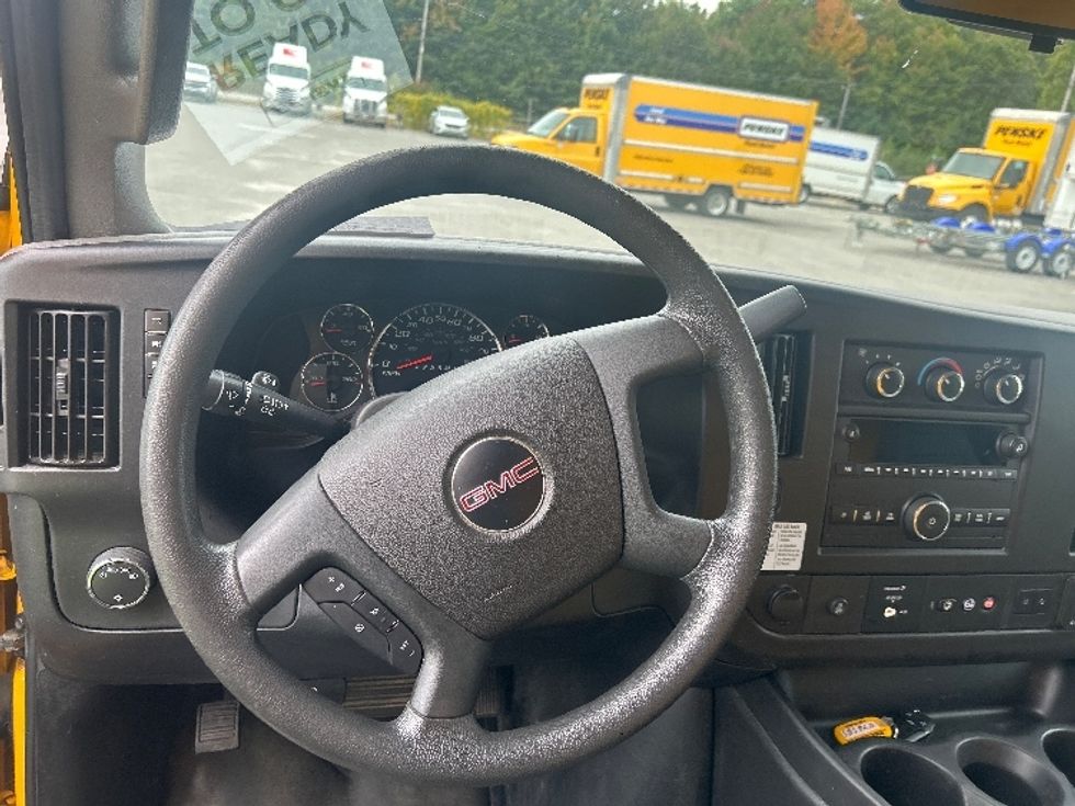 Light Duty Box Truck-Light and Medium Duty Trucks-GMC-2019-Savana G33903-Auburn-ME-86,216\n\t\tmiles-$ 23,000 - Image 16