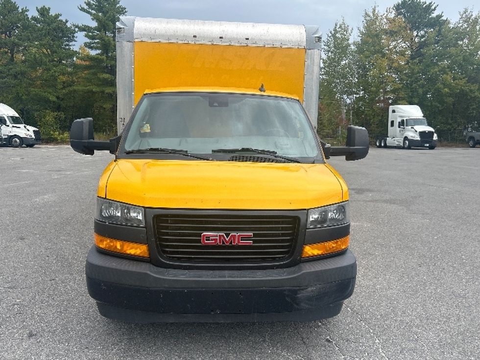 Light Duty Box Truck-Light and Medium Duty Trucks-GMC-2019-Savana G33903-Auburn-ME-86,216\n\t\tmiles-$ 23,000 - Image 2