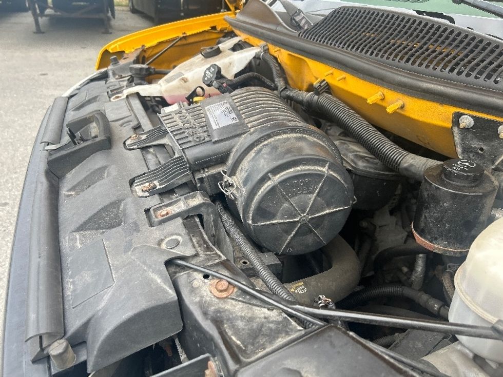 Light Duty Box Truck-Light and Medium Duty Trucks-GMC-2019-Savana G33903-Auburn-ME-86,216\n\t\tmiles-$ 23,000 - Image 22