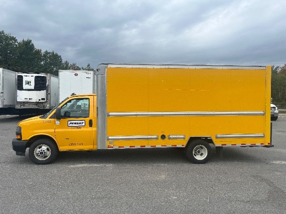 Light Duty Box Truck-Light and Medium Duty Trucks-GMC-2019-Savana G33903-Auburn-ME-86,216\n\t\tmiles-$ 23,000 - Image 7