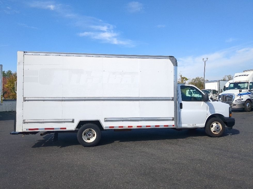 Light Duty Box Truck-Light and Medium Duty Trucks-GMC-2019-Savana G33903-Chicopee-MA-102,498\n\t\tmiles-$ 24,250 - Image 11